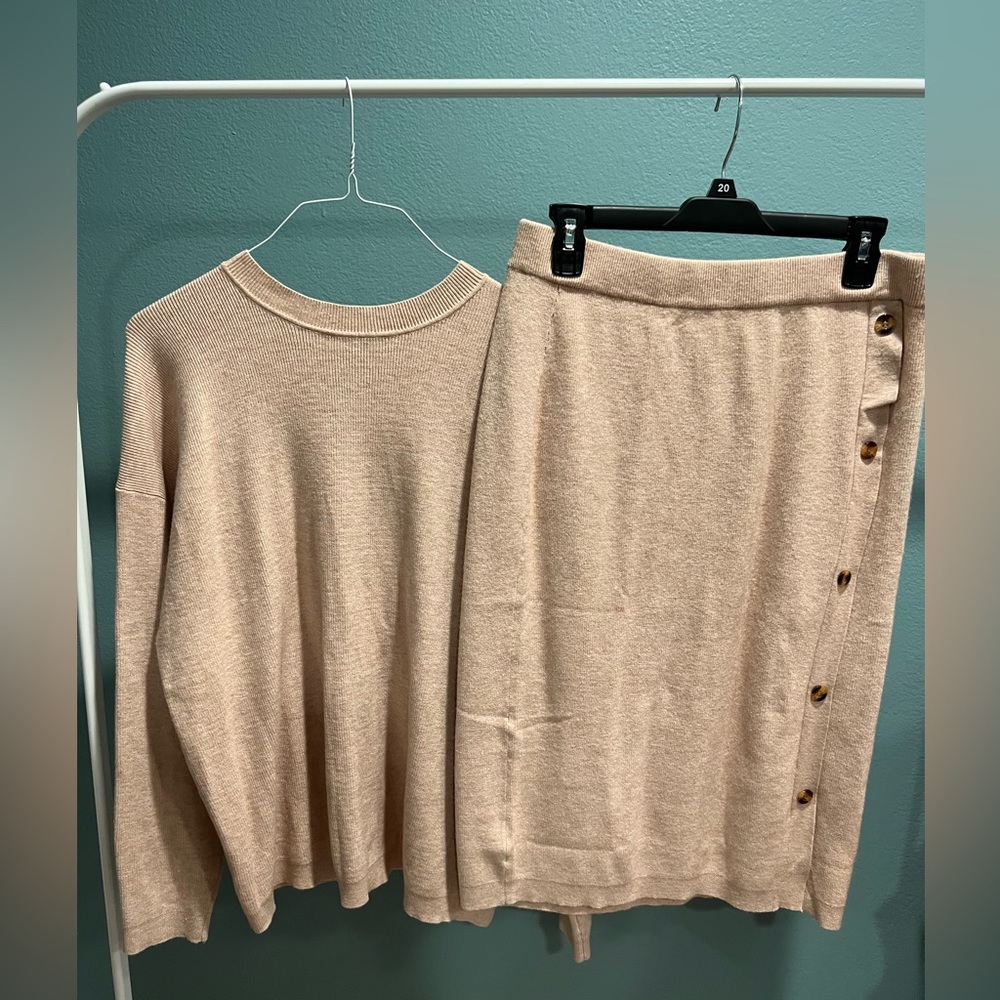 Two piece Sweater and Skirt by Polygram from Henly - Size LARGE